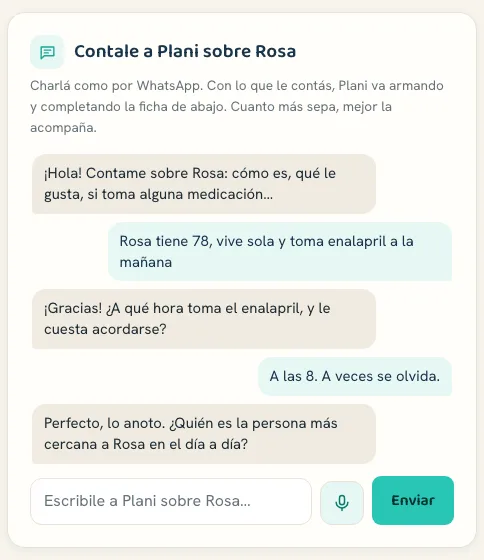 Pantalla real del chat con Plani para contarle sobre la persona, con micrófono para audios